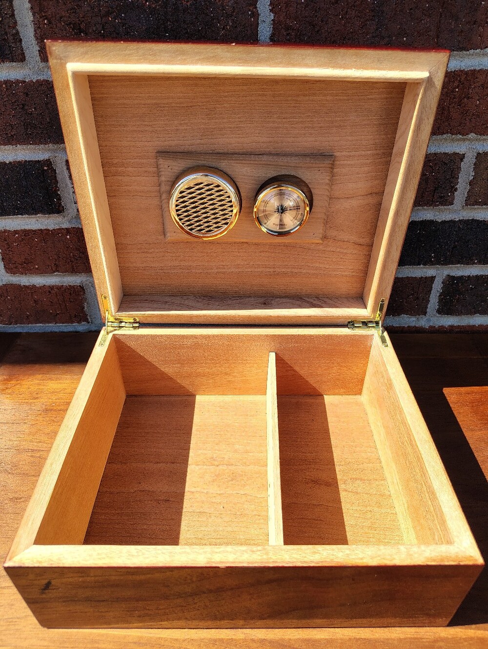 Vintage Red Wood Cigar Humidor Box with Hygrometer & Humidifier - Spanish Cedar